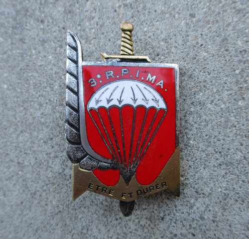 Ancien insigne militaire - , 3e