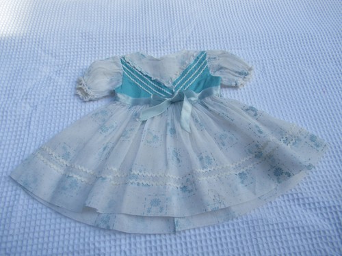 Vend jolie robe - pour, ancienne
