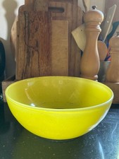 Saladier jaune en verre