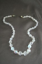 Collier ancien en cristal à