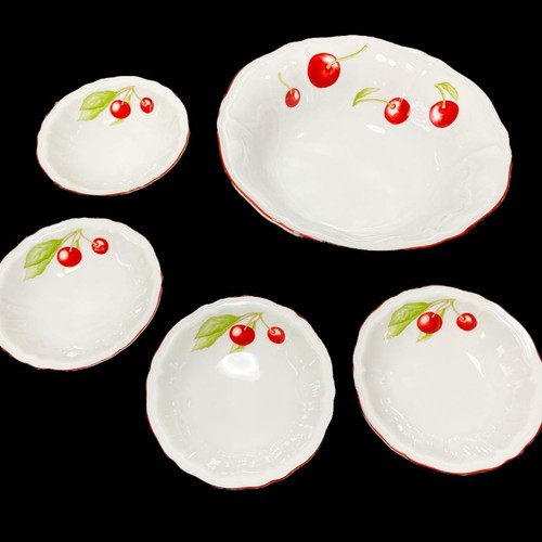 Ensemble assiettes à - 5,