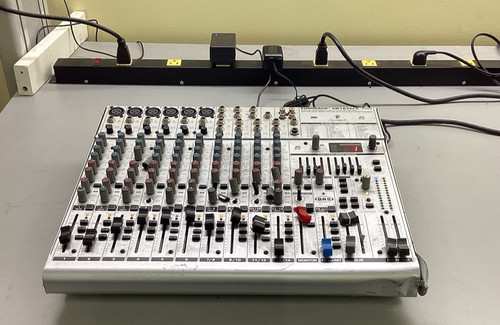 Behringer Eurorack UB1832F