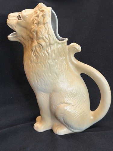 Pichet barbotine le lion - ,