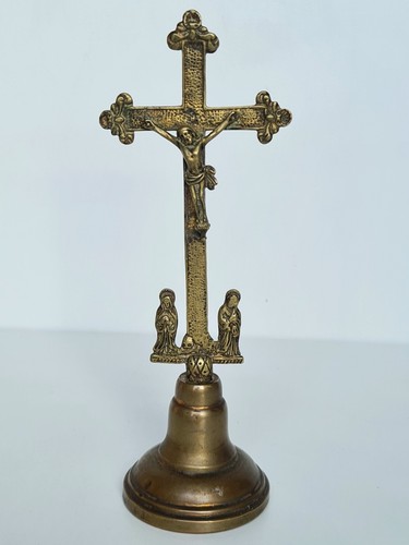 Ancien crucifix laiton sur - laiton,