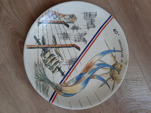 Assiette commemorative 1945 - commemorative,