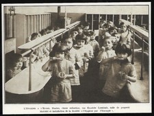 1934  --  HYGIENE A L ECOLE NANTES CLASSE ENFANTINE EVARISTE LUMINAIS  3S543