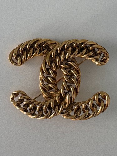 chanel broche