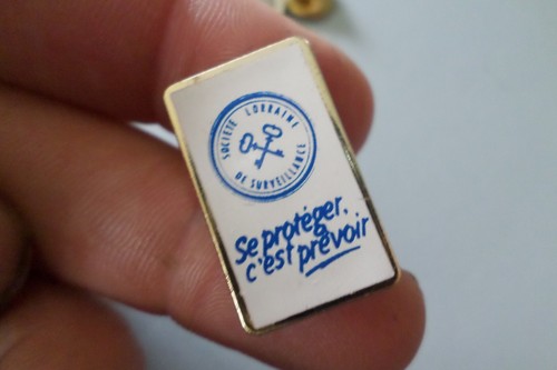 Pin broche badge - s,
