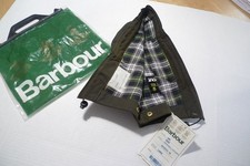 BARBOUR-  A88 WAX COTTON  HOOD