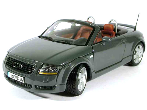 Voiture maisto audi - 1/18,