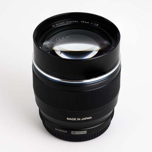 Olympus 75mm black top - olympus,