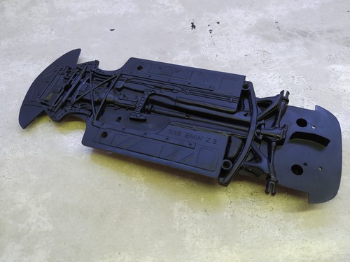 Châssis bmw 1 9l ut - 1/18, 1.9l