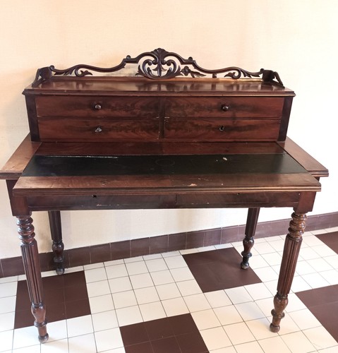 Ancien bureau secrétaire - ,