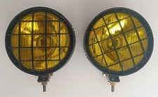 Paire d'anciens phares