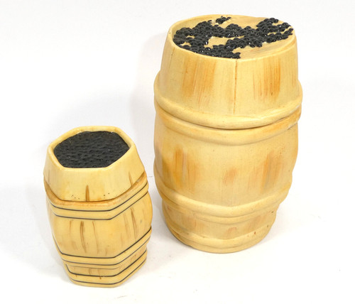 Deux boîtes caviar russie - boîtes,