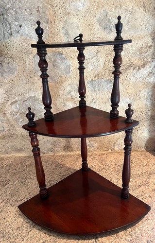 Ancienne petite étagère