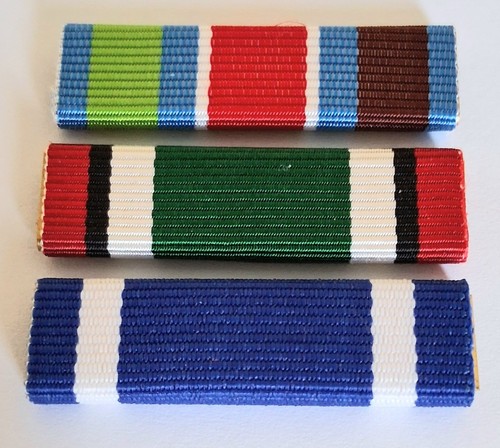 Lot barrettes de - 3,