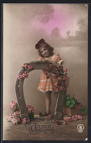 Carte postale fille avec - , fer