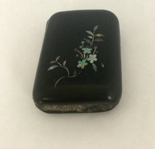 PYROGENE/ BOIS LAQUE/ DECOR