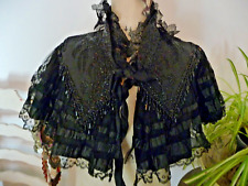Ancienne Cape mantelet en soie et tulle  noirs brodés de jais