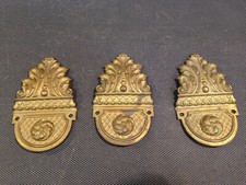 Lot de 3 anciennes poignées de meuble en laiton ornement tiroir commode 19ème