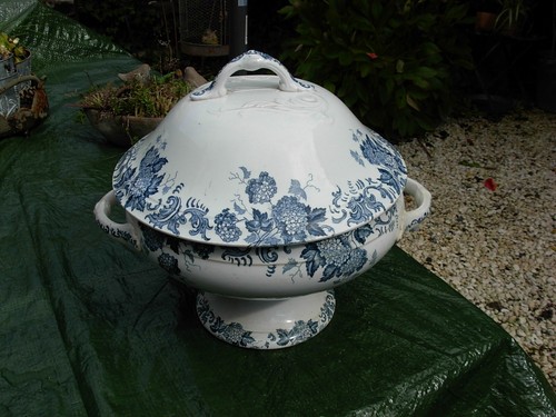 Soupière bleu ancienne - , signé