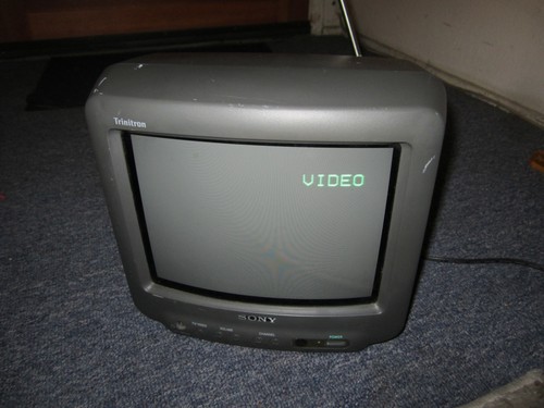 Vintage sony trinitron - sony, 9"
