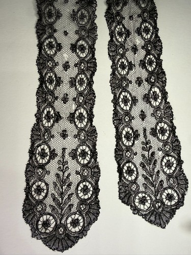 Dentelle ancienne barbes ou - barbes,