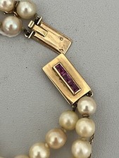 6536- Collier Sautoir Perles Akoya 2 Rangs Fermoir Or Jaune Rubis Synthétiques