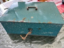 ANCIEN COFFRE EN FER BOITE EN
