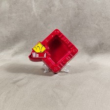 Cendrier vintage en plastique rouge Winfield Années 1980