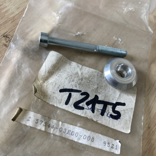 Suzuki 57544 03e00 entretoise - 57544-03e00,