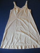 Nuisette N°2 combinaison fond de robe chemise à bretelles dentelle Helios T50