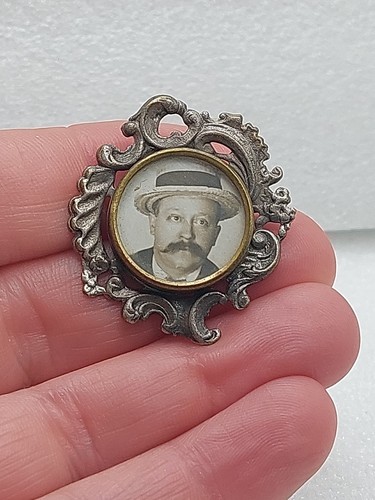 Ancienne broche porte - broche, photo