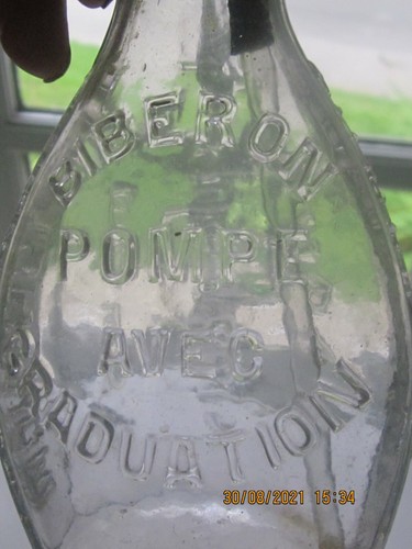 Ancien biberon pompe vis en - biberon, a