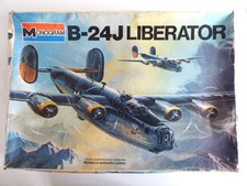 MAQUETTE  AVION B24 J LIBERATOR  1/48  MONOGRAM