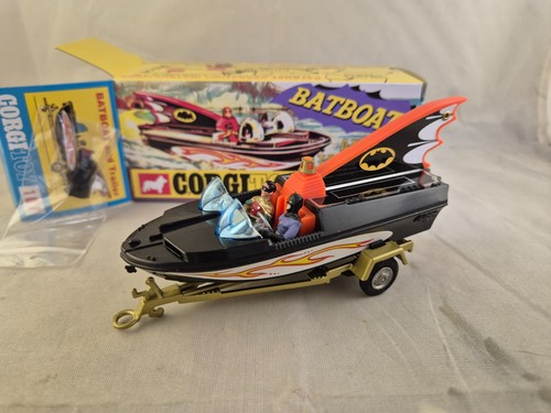 Corgi cd54321062 batboat - corgi,