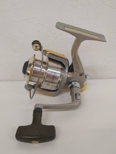 Daiwa emblem 2500ia made in - emblem,