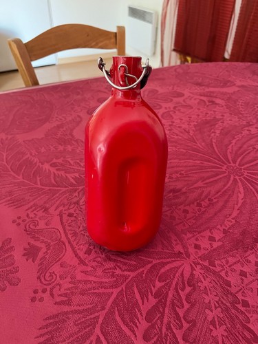 Gourde vintage aluminium rouge