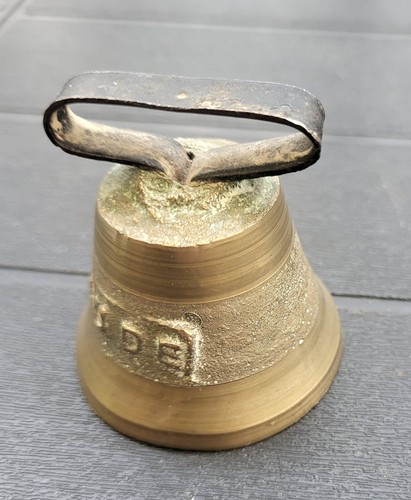Ancienne petite cloche - , de