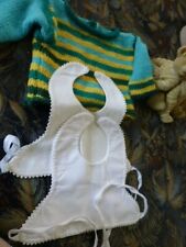  poupée,poupon neufs  2bavoirs +pulll tricoté 3piéces =a saisir !!collin,bella .