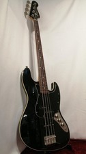 Guitare basse électrique