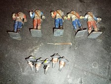 Lot 5 anciens soldats plomb