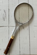 Raquette de tennis rigide