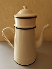 Ancienne cafetière émaillée couleur crème