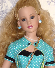 Tonner Doll KITTY COLLIER 18"