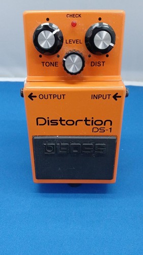 Boss distortion pedal - boss, ds-1