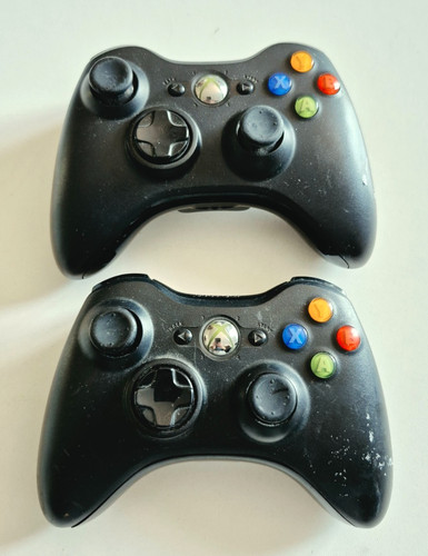 Lot manettes microsoft xbox - 2,