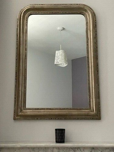 Miroir doré avec - , moulures