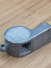 Ancien sifflet  de sportJF